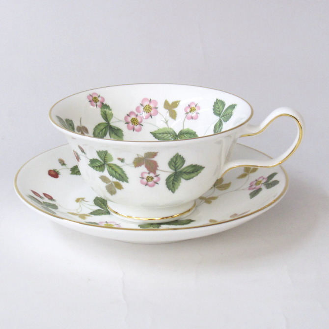 楽天市場 ティーカップ ソーサー 食器 ウェッジウッド Wedgwood ワイルドストロベリー ピオニー 紅茶カップ 0cc 箱無しです 北欧雑貨 マット プロヴァンスの風