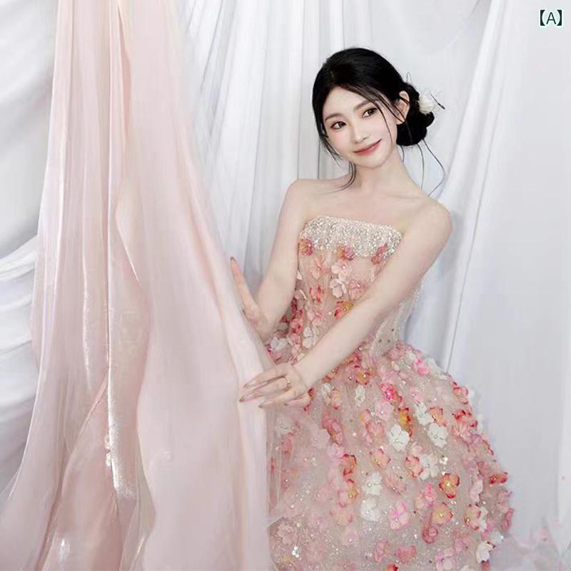 寄りあい御召しもの 御召しもの衣装 ロング衣装 重厚な 立体 花 飾りつけの 瀬戸もの風 昼まえ 御召しもの 成人女性 花嫁御寮の エンゲージメント ハイエンド 向こう見ず 華燭の典御召しもの 乾杯