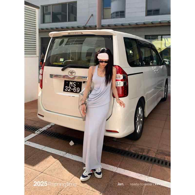 ワンピース 春 きれいめ 七分袖 半袖 細見え 華奢見え 痩せ見えレディース 夏 SUNONEONE スリム プリーツ サスペンダー ドレス レディース 早春 フレンチ ノースリーブ ハイエンド ウエスト ニット ロング スカート｜ホープ