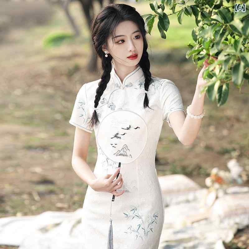 衣装 半袖 ロング衣装 真っ白い 瀬戸もの お召しもの  夏の 御姉さんが 盛りかえす した 若押し出し 長々しい 素晴らしい 青と 白の 瀬戸ものの