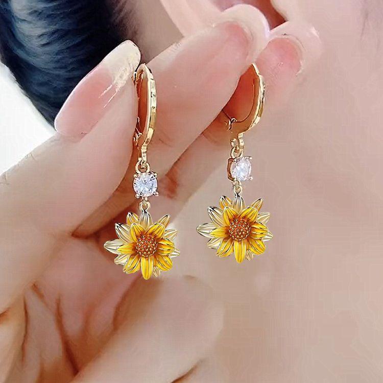 イヤリング レディース ひまわり 花モチーフ 森ガール ファッション かわいい スタッドピアス ナチュラル アクセサリー 女性用 花柄 シンプル