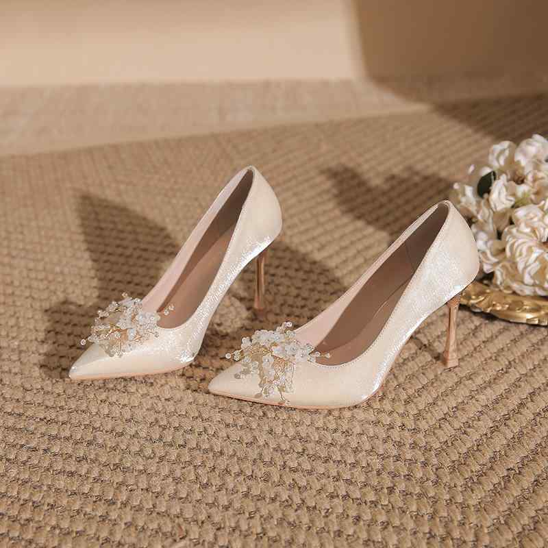 レディース 結婚式 ハイヒール ウェディングシューズ チャイナドレス 両用 疲れにくい 快適 フレンチスタイル 女性用 新婦靴 足元軽やか スタイリッシュ