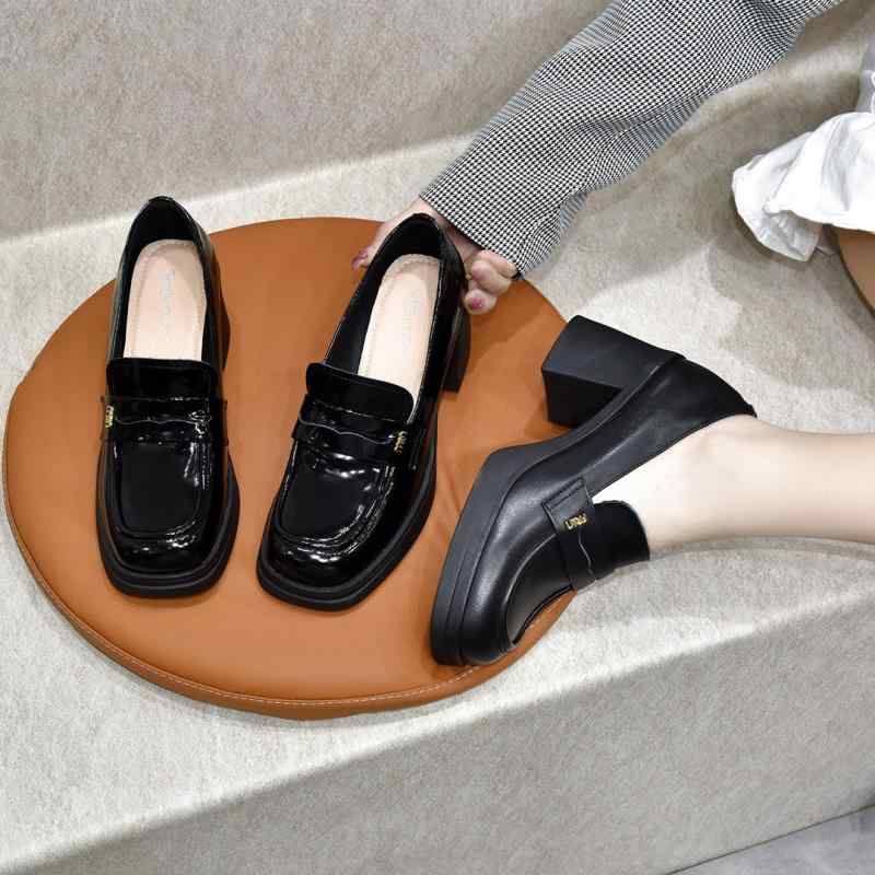 パンプス レディース スクエアトゥ ハイヒール ブラック チャンキーヒール 深めカット 春 欧米風 学院風 レザー 快適 軽量 普段使い 伸縮性 女性用 足元おしゃれ 歩きやすい シンプル スタイル