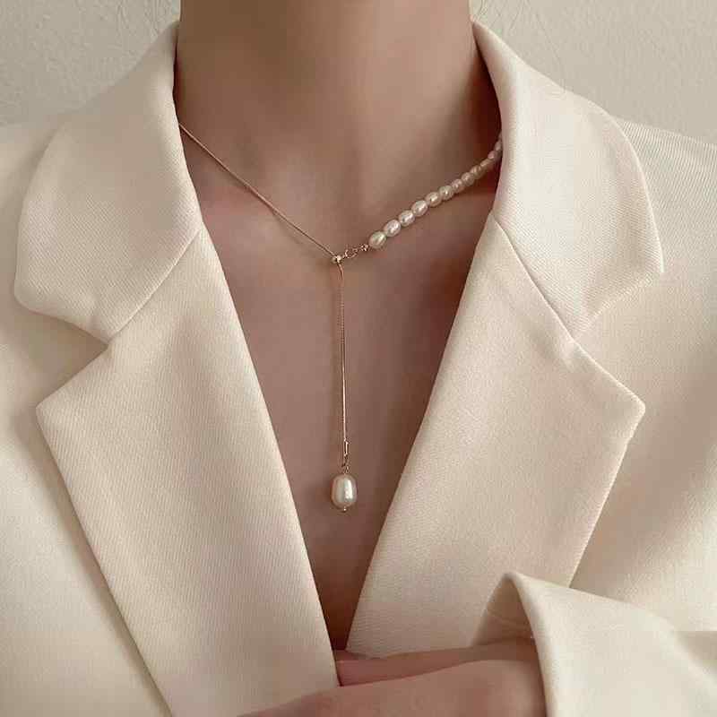 レディース ネックレス 淡水パール 鎖骨チェーン 高級感 ショート セーターコーデ 女性アクセサリー 細やか 日常使い シンプル スタイリッシュ