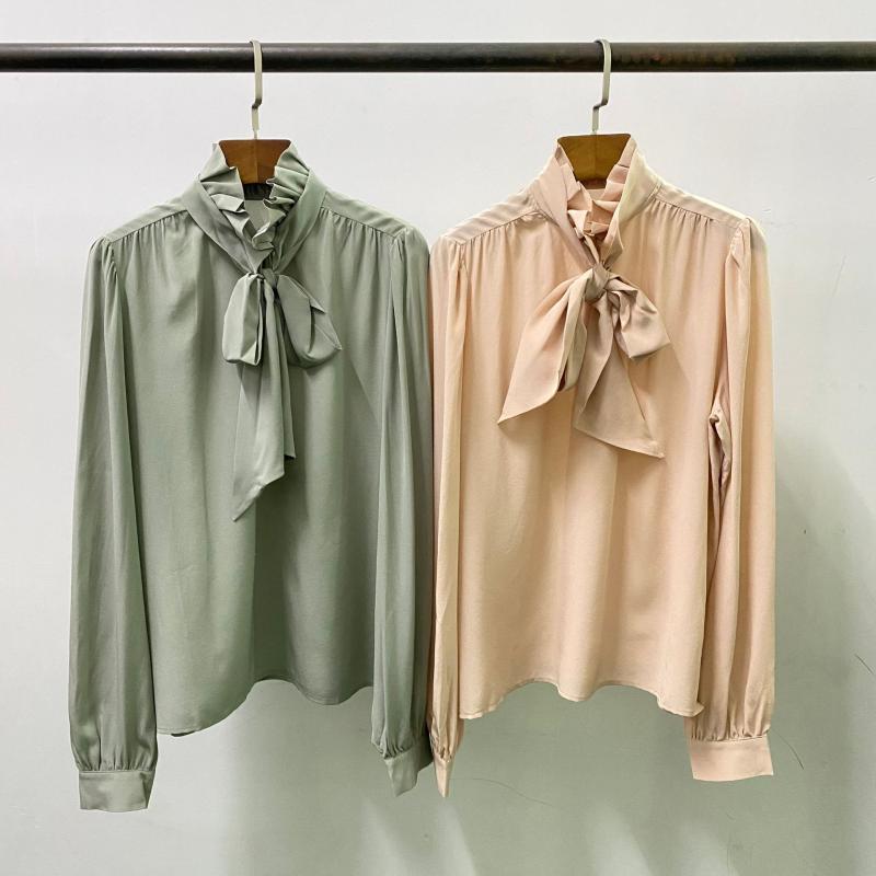 秋 長袖 スタンドカラー シャツ シルク リボン プリーツ 花柄 ツーカラー ブラウス 女性用 トップス 軽やか 素材 切り替え
