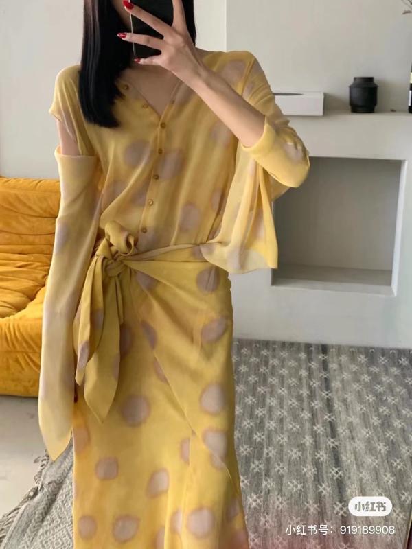 シャツ Vネック トップス シルク ジョーゼット 水墨風 グラデーション プリント リボン 付き 軽やか フェミニン 女性用 普段使い｜ホープ