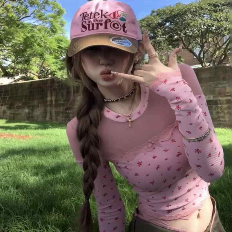 長袖Tシャツ レディース 春 甘辛風 アメリカン 小花柄 メッシュ 切り替え 個性的 カジュアル フェミニン スイート スリムフィット 通気性 トップス 小柄向け プリント