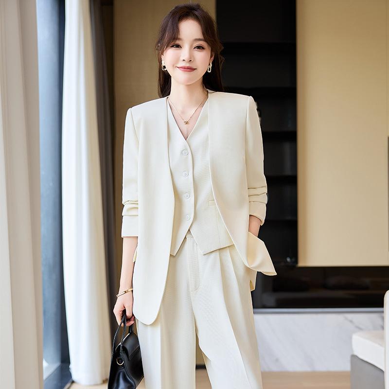 レディース ホワイト ビジネススーツ セット ジャケット ベスト ロングパンツ 通勤用 スリムシルエット クール エレガント プロ スタイル 軽量素材 ストレッチ性