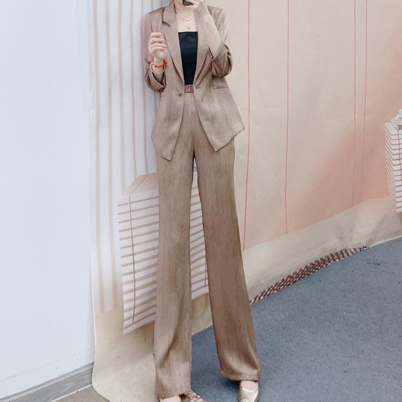 レディース 秋 スーツ セット テーラードジャケット ドレープ ストレートパンツ 洗練 シルエット 落ち感 スタイリッシュ コーディネート 通勤 普段使い