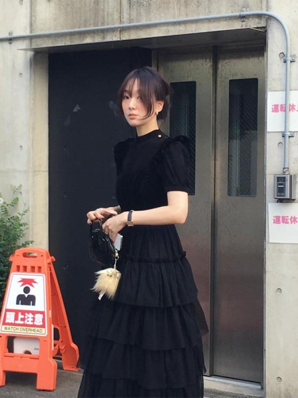 レディース 黒いこと 天鵝絨 遊撃手捩り トップ 太陽フレア スコート 仕掛ける 春 雅びやか 韓国 御前上等感 パステル色の原料品 女子らしい