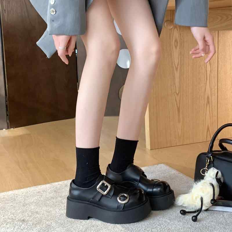 レディース ローファーシューズ 黒 革 レトロ 連合王国風 胴締めバックル 木目細か コンフォート 心地よい 座標自在 軽さ 通い 普段使い
