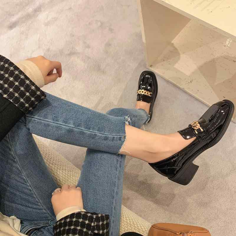 ローファーシューズ ミドルヒール レザー 金属チェーン ストラップ レトロ 高級感 女性用 軽量 普段使い