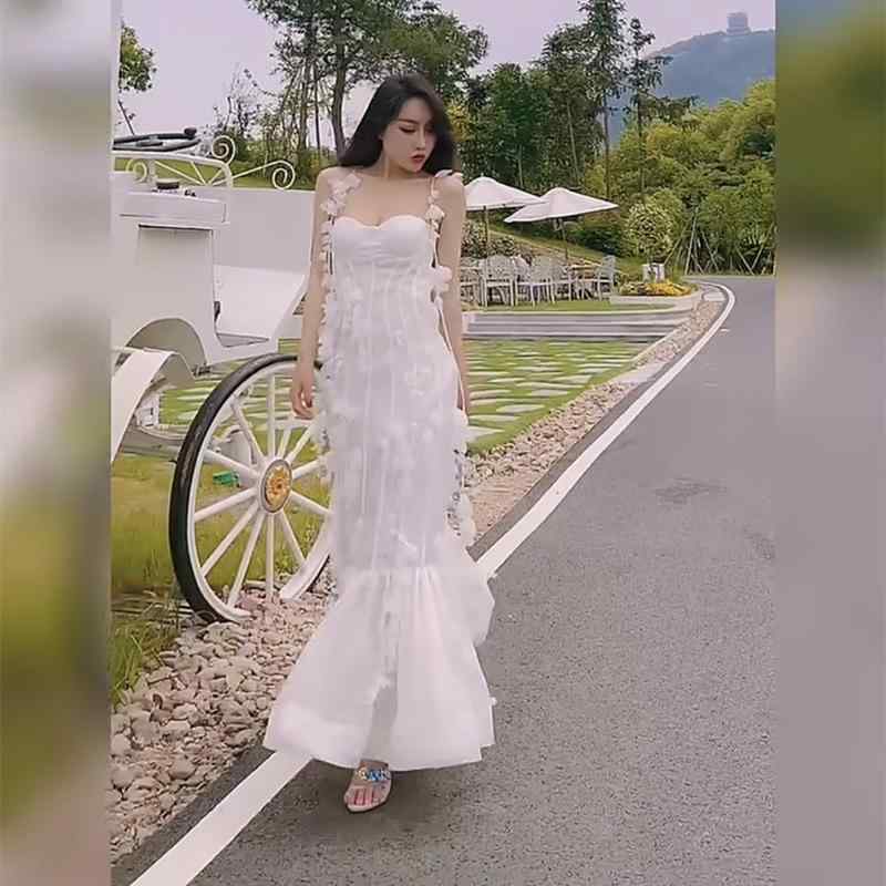 ワンピース レディース 夏用 ロング丈 ホワイト 花柄 セクシー ストラップレス フィッシュテール リゾートドレス 高級感 スリムフィット フレンチスタイル ビーチウェア 軽量 伸縮性｜ホープ