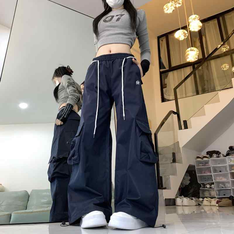 レディース 春夏 ワイドパンツ 紺色 大型ポケット ドローコード ワークスタイル ゆったりシルエット リラックスフィット スリム見せ ストレートレッグ ロング丈 カジュアル 普段使い 軽量 伸縮性