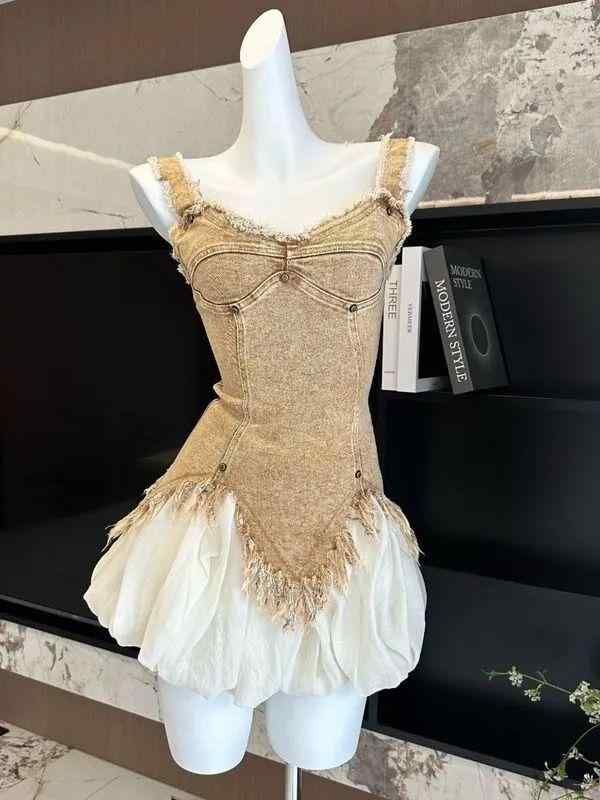 レディース 高級感 廃土 レトロ セクシー フリンジ スリム デニム ストラップ キャミソール フラワーバッド ふんわり ミニスカート 2点セット ボディコン ストリートファッション カジュアル トップス スカート コーディネート