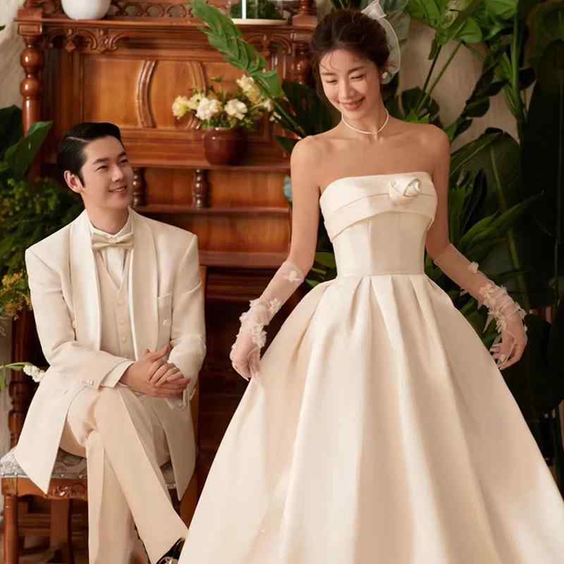 ウェディングドレス 韓国 サテン素材 軽量 小柄対応 新婦用 結婚式 オフショルダー チューブトップ シンプル 上品 ブライダル 外出用 歓迎パーティー フォーマル ドレス 女性用