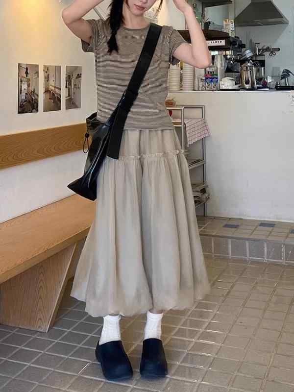 レディース 夏用 Aライン スカート チュール素材 二層構造 ドレープ感 花モチーフ フリル ミディ丈 軽やか 揺れる シルエット 通勤 普段使い