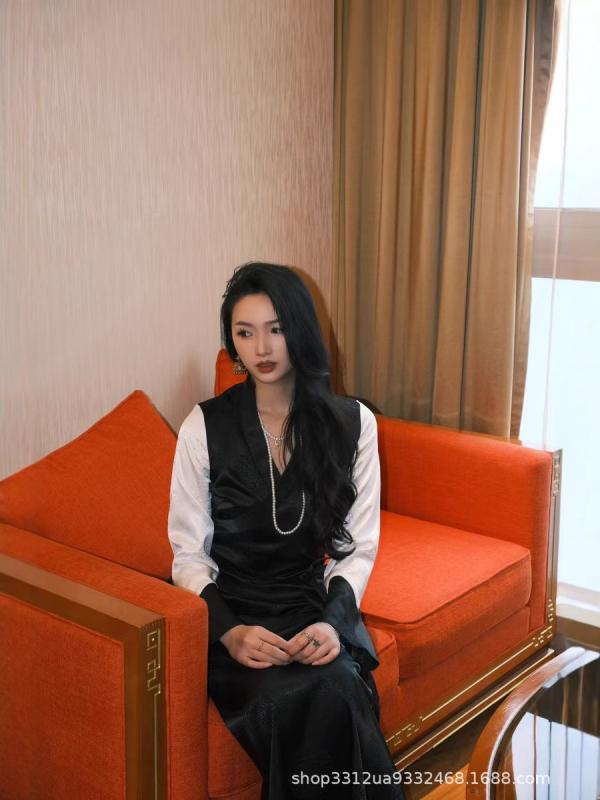 ロングドレス レディース 夏 チベット フレアスリーブ 新中国スタイル 高級感 舞台用 軽量 伸縮性 吸湿速乾 ブラック ピンク系 11,592円