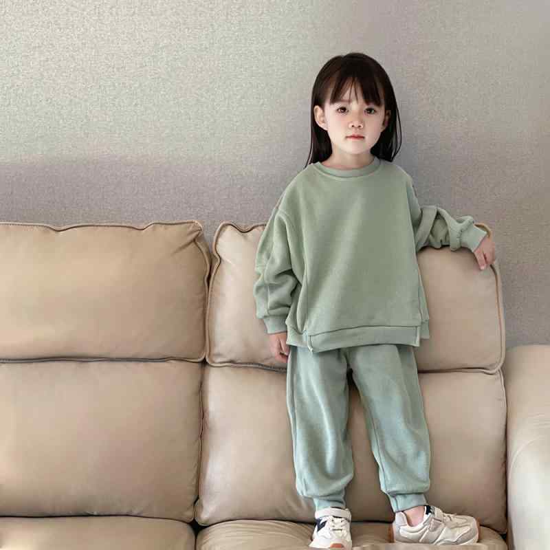 女の子 春秋 スポーツ セットアップ 子供服 スタイリッシュ 普段使い 伸縮素材 軽量 動きやすい トップス ボトムス 組み合わせ