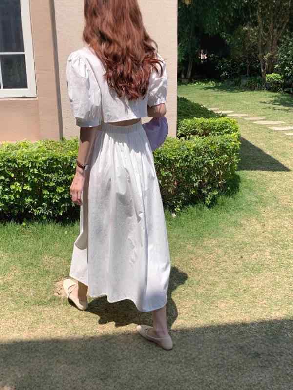 ワンピース レディース 夏 パフスリーブ ラウンドネック ウエストシェイプ バックレス デザイン ドレス かわいい 軽量 伸縮性 日常使い 通勤用
