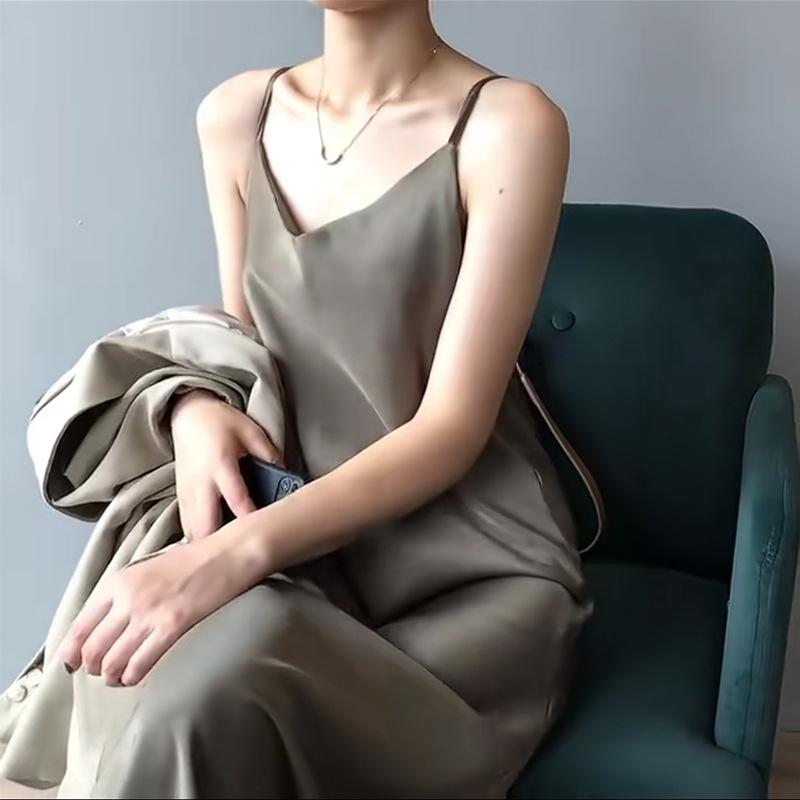 ワンピース レディース 大きいサイズ ゆったり 春夏 サテン キャミソールワンピース きれいめ フランス ロング丈 丈長め 光沢感 高級感 セクシー 体型カバー 着痩せ 細見え 二の腕カバー お腹周りカバー 普段使い お呼ばれ 通勤用 重ね着 インナー|ホープ