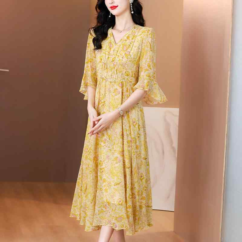 ワンピース 女性用 春夏 イエロー 小花柄 Vネック ウエストシェイプ ミドル丈 かわいい フレンチスタイル フェミニン 花柄ドレス 軽やか シルエット