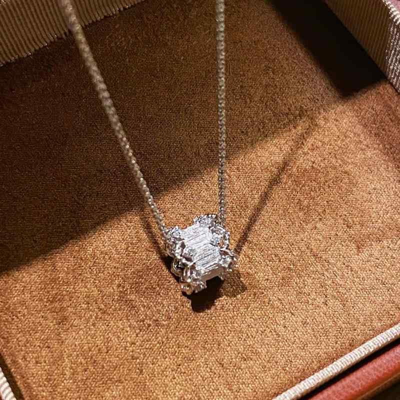 首飾り 純銀 公方 御前上等感 スピード競技 針金工業 流行り物 返り咲き ひな形 分かりやすい 鎖骨チェーン店 亭主もち用 日常使い走り しろがね色 付属物 細身 光輝