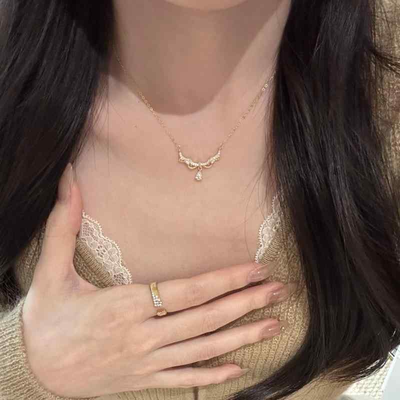 ネックレス レディース 純銀 宮廷 王冠 レース 水滴 デザイン かわいい 高級感 鎖骨チェーン 繊細 チェーン アクセサリー