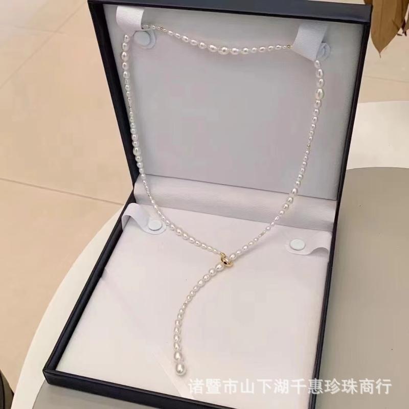 ロングパールネックレス 通勤用 天然淡水パール 無核 大小グラデーション 多重着用 セーター対応 米粒パール シンプルデザイン 女性向け アクセサリー ジュエリー 淡水真珠 ロングチェーン レイヤードスタイル