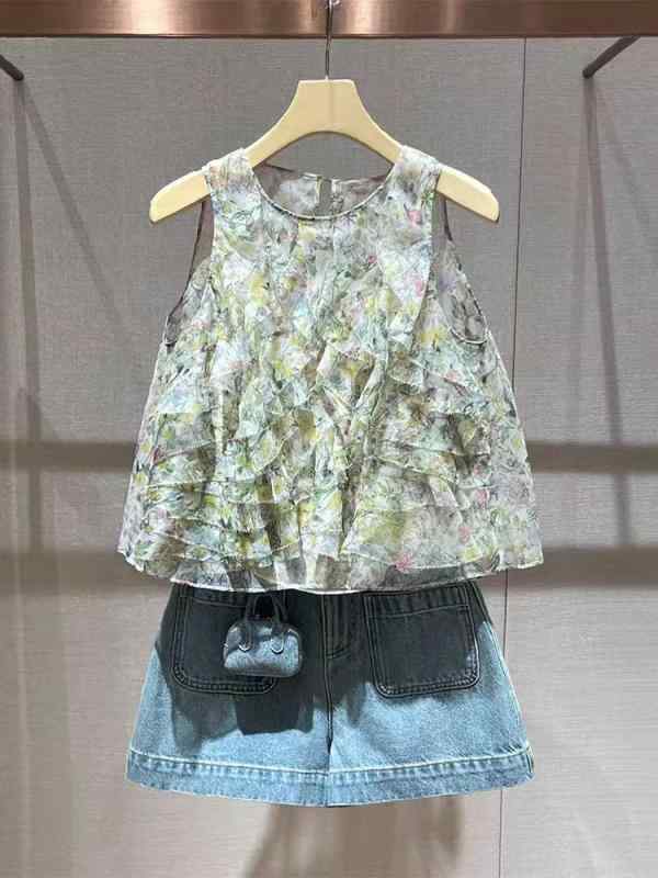 レディース 夏 リゾート セットアップ ノースリーブ フリル 小花柄 トップス ハイウエスト ワイドレッグ デニム ショーツ スタイルアップ 軽やか シルエット カジュアル|ホープ