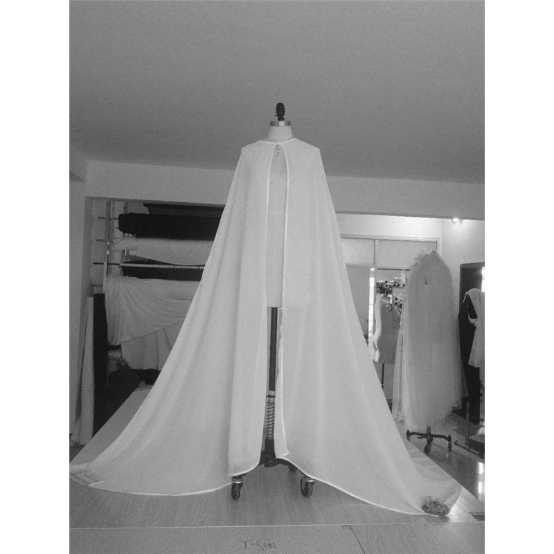 肩かけ レディース ハロウィン 斗篷 マント ポンチョ アウター トップス 当たること冷感 薄っぺら 羽織り ジレー シフォン 紫外線打つ手 UVとり捨てる 虫よけ 日焼押しとどめる 体型押しかぶせる ゆったり 普段使い走り お呼ばれ お召しもの コスプレ 一こま でき事 雅びやか 黒