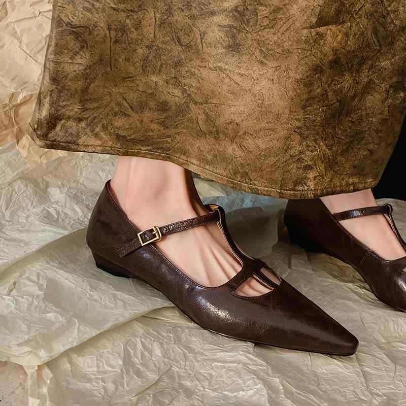 パンプス レディース ローヒール 本革 羊革 Tストラップシューズ フラットシューズ ぺたんこ靴 歩きやすい 軽量 柔らかい 高級感 上品 大人かわいい シンプル 通勤用 普段使い オフィス カジュアル きれいめ クラシック ヌーディー 疲れにくい 安定｜ホープ