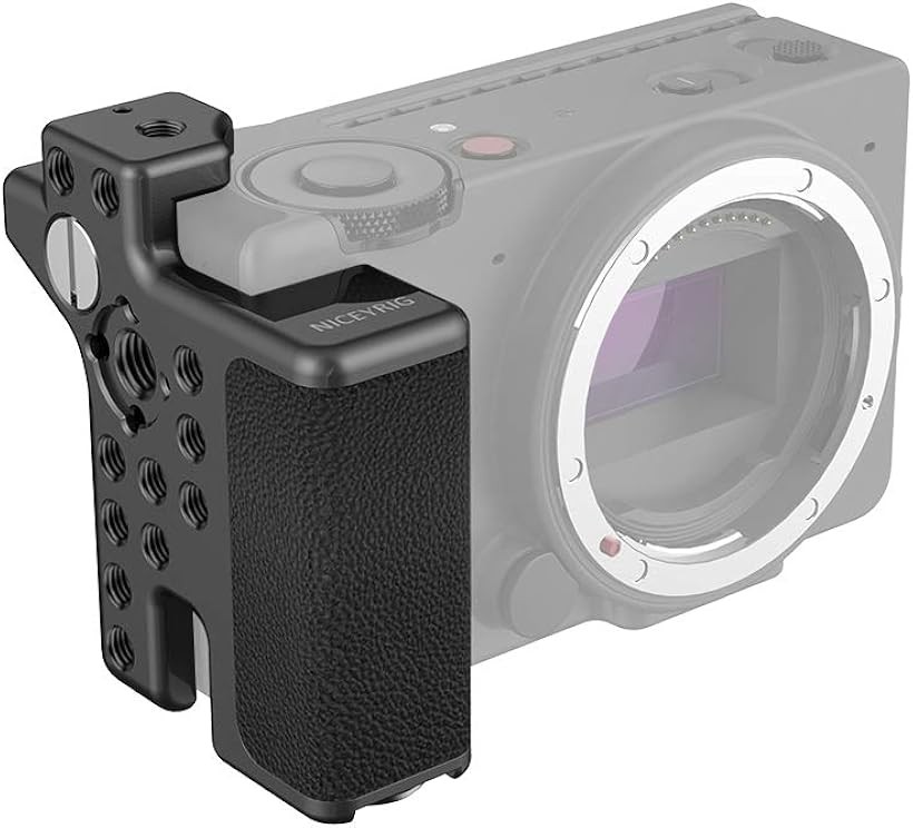 SIGMA fp おまけ、アクセサリ多数付き　美品 2bud9gvj54_0.jpg