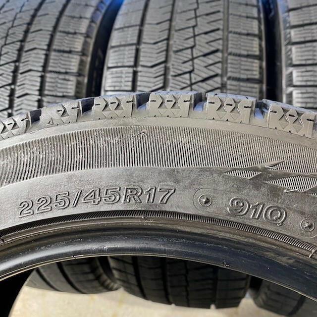 サマーセール35%オフ 225/45R17 VRX2 バリ山 pcd112 スタッドレス