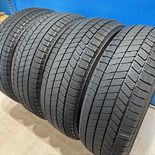 ブリヂストンBLIZZAK　DMV3　225/60R17 22年製　4本　中古① BRIDGESTONE 中古タイヤ スタッドレスタイヤ 4本セット 225