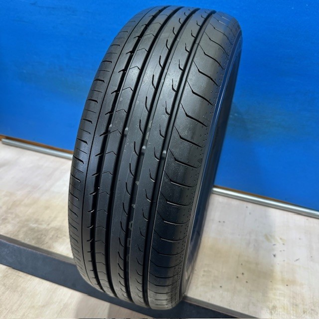 中古　215/65R16　YOKOHAMA　BluEarth-RV RV03　サマータイヤ　215/65/16　1本　単品