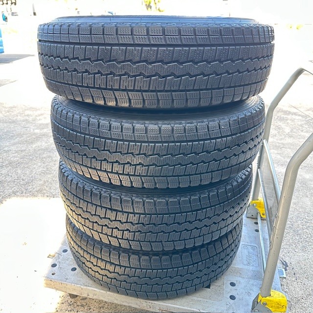 楽天市場】ハイエース キャラバン スタッドレス 中古 195/80R15 107