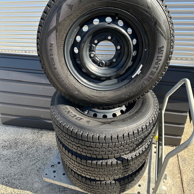 楽天市場】ハイエース キャラバン スタッドレス 中古 195/80R15 107