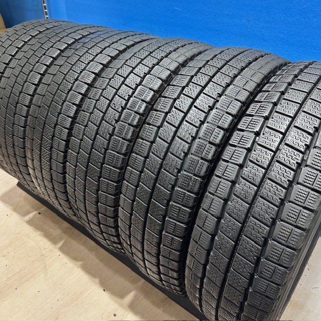 中古 　スタッドレスタイヤ 　トラックタイヤ　195/75R15 　109/107 N LT 　ダンロップ 　WINTERMAXX　 LV01 For LT 　 195/75/15　6本