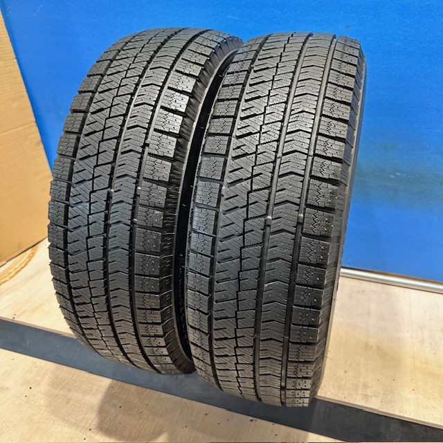 中古　タイヤ　スタッドレス　215/65R16　ブリヂストン　BLIZZAK　VRX２　スタッドレスタイヤ　215/65/16　2本