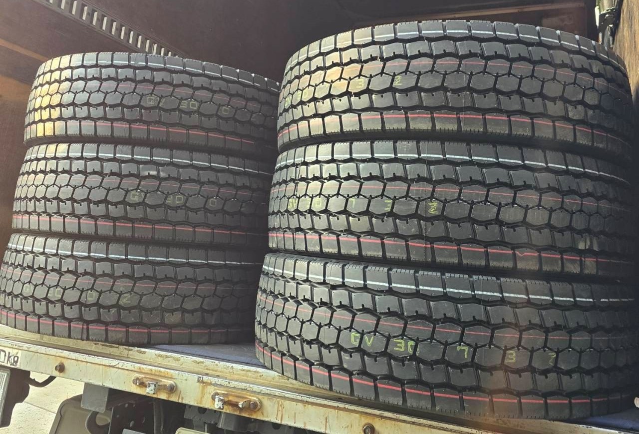 楽天市場】トラックタイヤ 245/70R19.5 136/134 J ブリヂストン M888