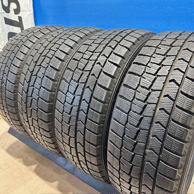 中古　タイヤ　スタッドレスタイヤ　215/55R17　ダンロップ　WINTERMAXX WM02　スタッドレスタイヤ　215/55/17　4本｜ホルチン商事 中古タイヤショップ