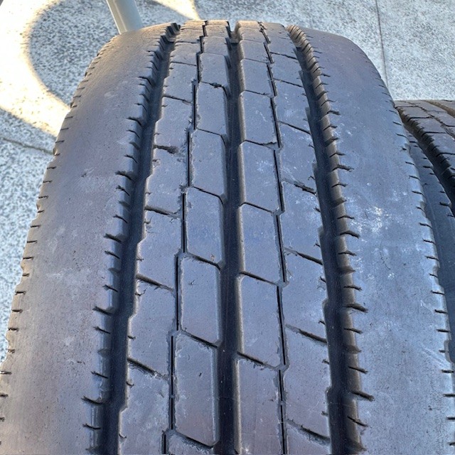 中古　タイヤ　トラックタイヤ　225/70R16 117/115 N LT　TOYO　DELVEX M134　サマータイヤ　225/70/16　2本｜ホルチン商事 中古タイヤショップ