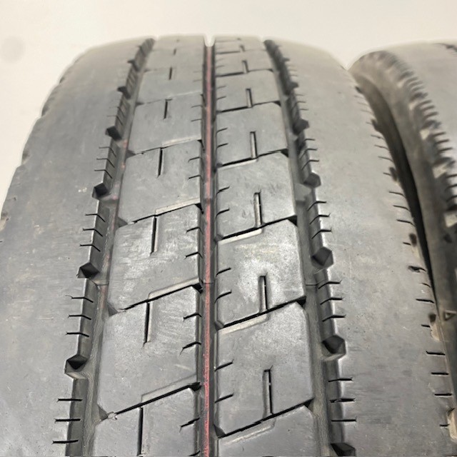 中古　トラックタイヤ　中古タイヤ　195/75R15 109/107 N LT　ブリヂストン　DURAVIS　R207　サマータイヤ　195/75/15　2本｜ホルチン商事 中古タイヤショップ