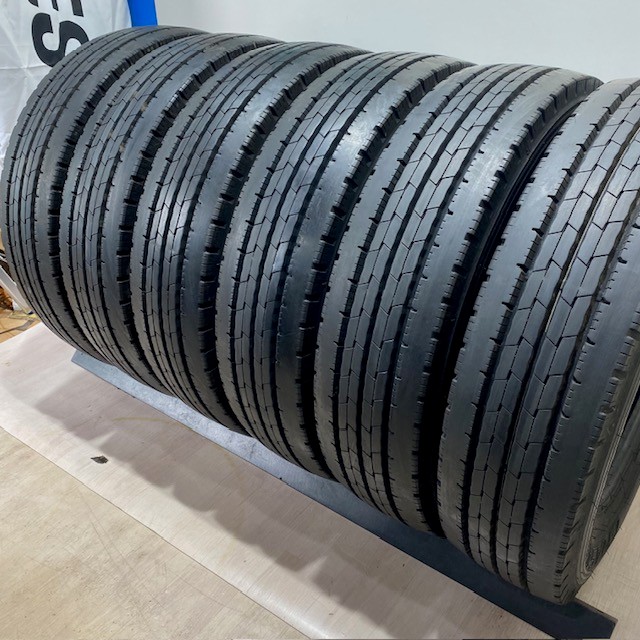 中古　トラック　 タイヤ　中古タイヤ　205/80R17.5 120/118 L LT　ダンロップ　ENASAVE SPLT50M　サマータイヤ　205/80/17.5　6本｜ホルチン商事 中古タイヤショップ