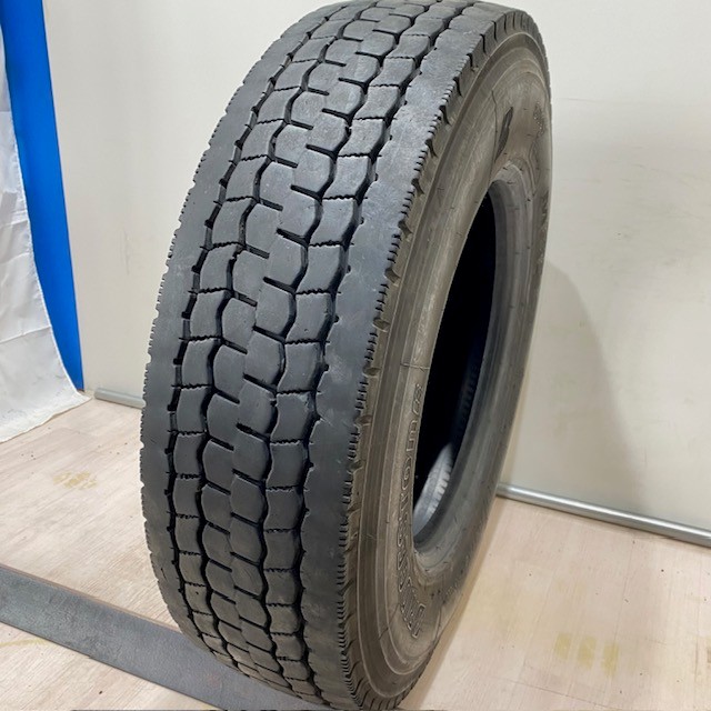 中古　トラックタイヤ　中古タイヤ　225/80R17.5 123/122 L　ブリヂストン　M899　ミックスタイヤ　225/80/17.5　1本　単品　　4t　4トン｜ホルチン商事 中古タイヤショップ