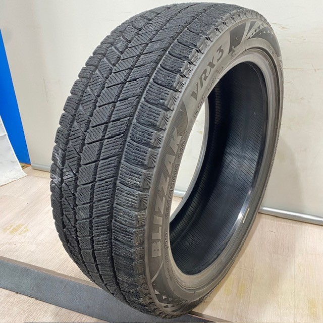 中古　スタッドレス　タイヤ　中古タイヤ　225/45R18 　ブリヂストン　BLIZZAK VRX3　スタッドレスタイヤ　225/45/18　1本　単品　18インチ　タイヤ｜ホルチン商事 中古タイヤショップ