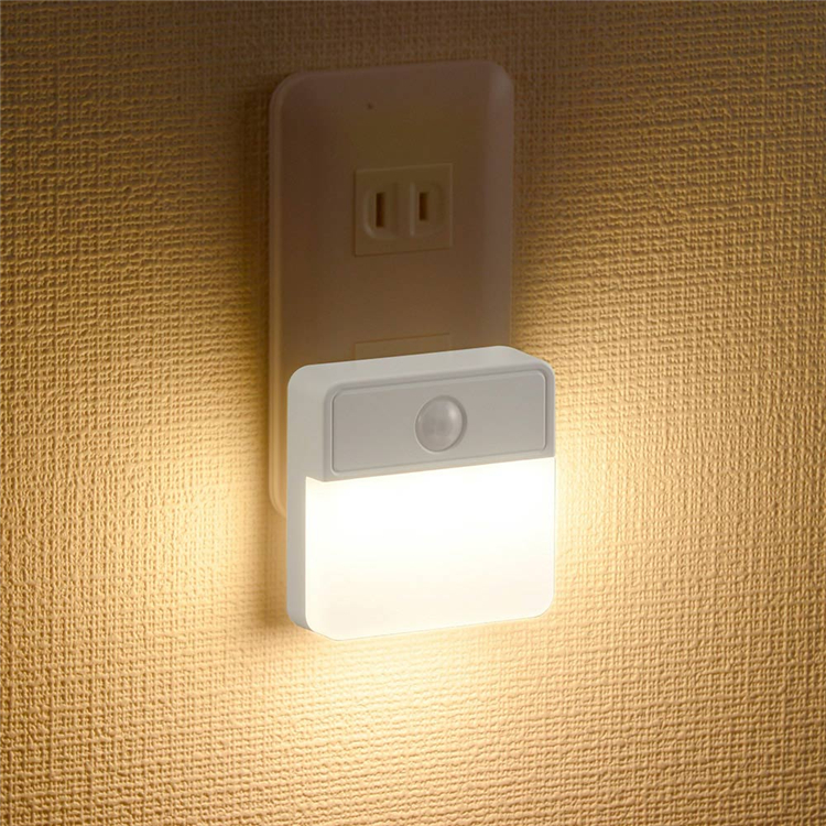 上等な LED 足元ライト ナイトライト 室内灯 コンセント センサー付き