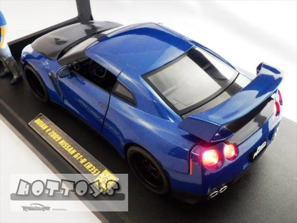 ワイルドスピード ミニカー 1 18 Gtr R35 09 ブライアンのフィギュア付 Led点灯 紺色 ワイルドスピード9 Jadatoys 予約商品 septicin Com
