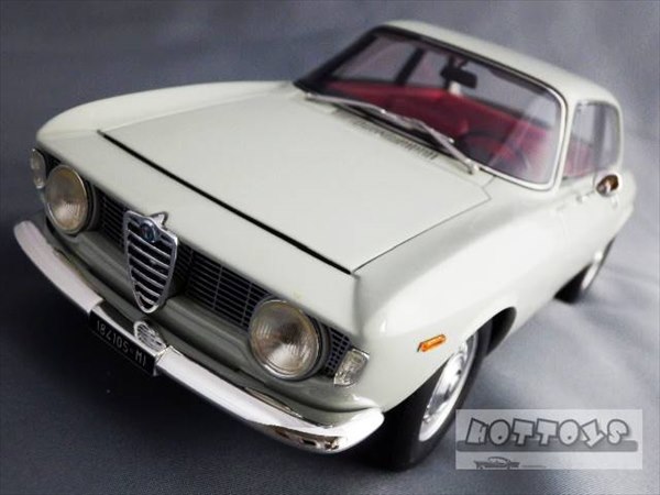 ミニカー 1/18 MITICA 1965 アルファロメオ  ジュリア疾駆 GT 1600 白いこと GIULIA SPRINT GT 1600 VELOCE 1965 取っておく商いもの